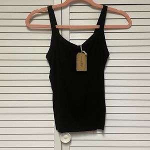 Natural Life Everyday layering top in black